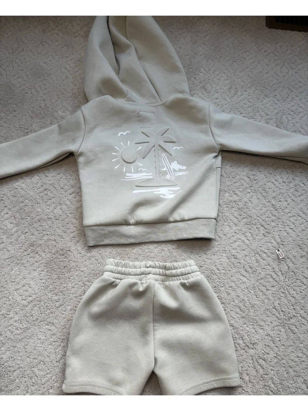 Stitch & Stone 2 piece cream sweatshirt & shorts set size 2T
